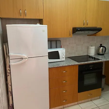 1 Bedroom Garden Flat, Sleeps 4 * Paphos