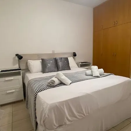 Appartamento 1 Bedroom Garden Flat, Sleeps 4 *